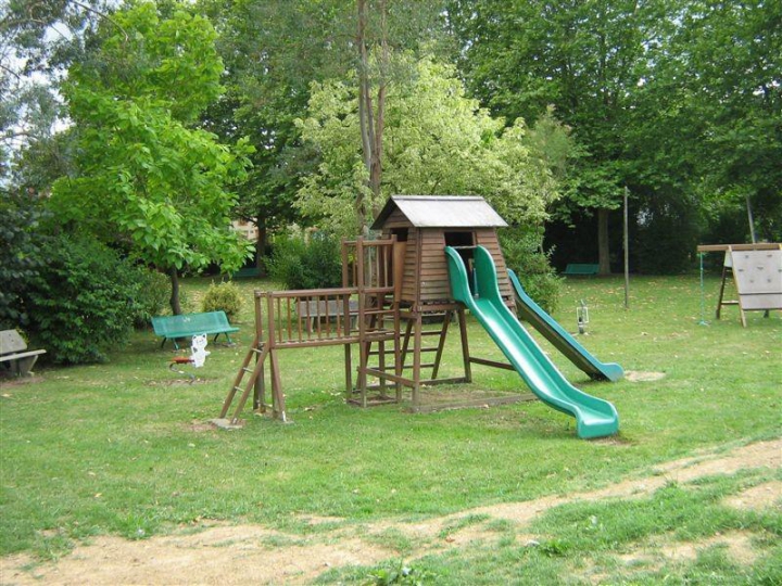 Cabane de l'ours sur site